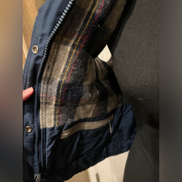 Lands Ends Vest - Picture 2 of 6